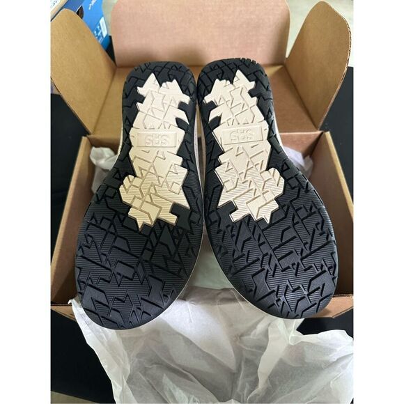 New SAS Scramble Black Slip On Loafer 10 Narrow - Picture 5 of 7